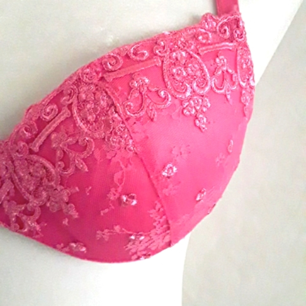 Wonderbra - Picture 3 of 10